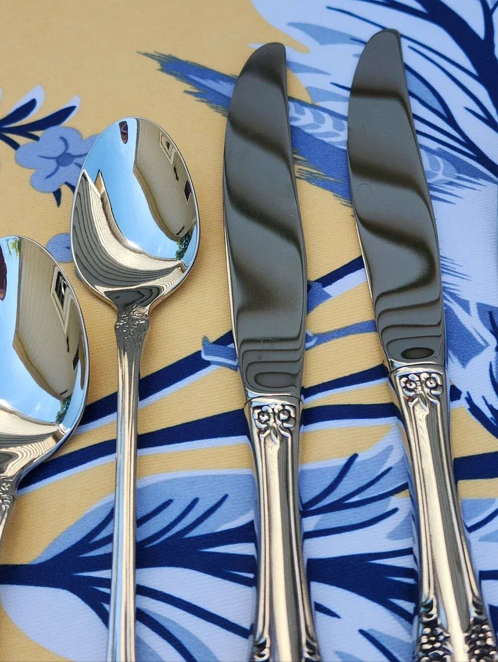 SSS by Oneida RENOIR PEMBROOKE Stainless Steel Flatware Mixed Lot 6pc Fork Spoon